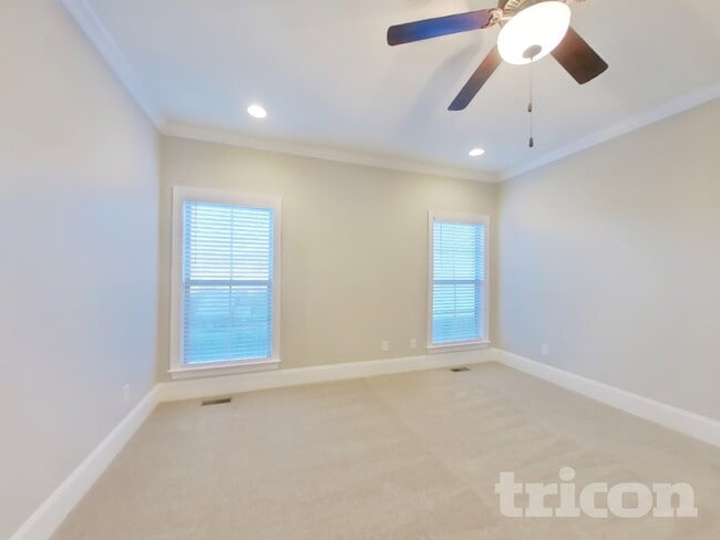 Foto del edificio - 300 Dutch Fls Cv