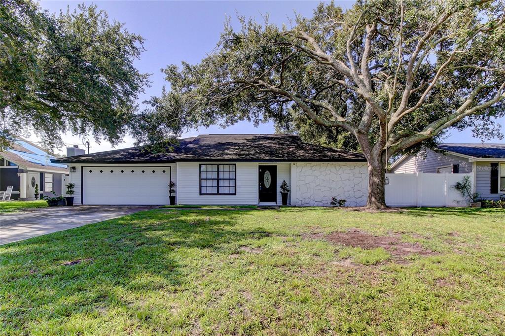 Foto principal - 5212 Carey Rd