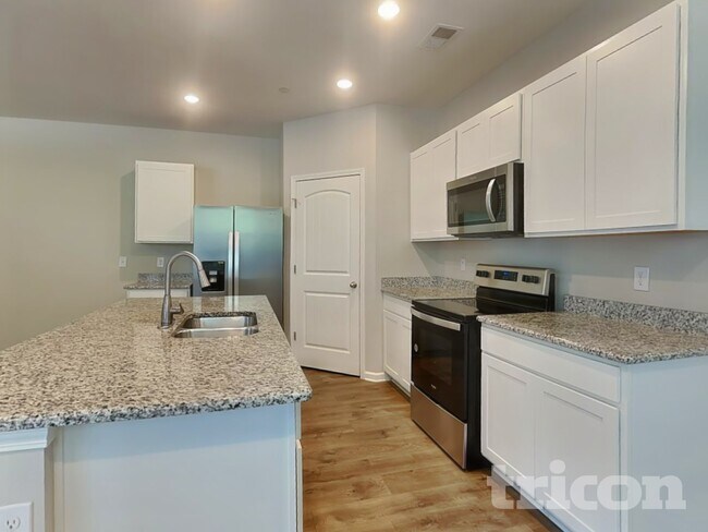 Foto del edificio - 9216 War Eagles Way