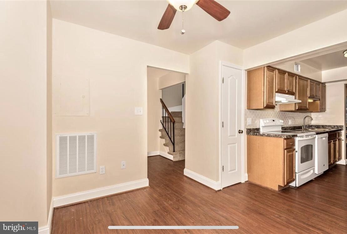 Primary Photo - 17433 Hoskinson Rd