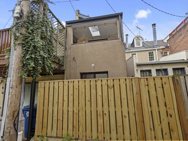 Photo - 716 S Hanover St Townhome