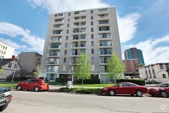 Building Photo - Stratton Oaks