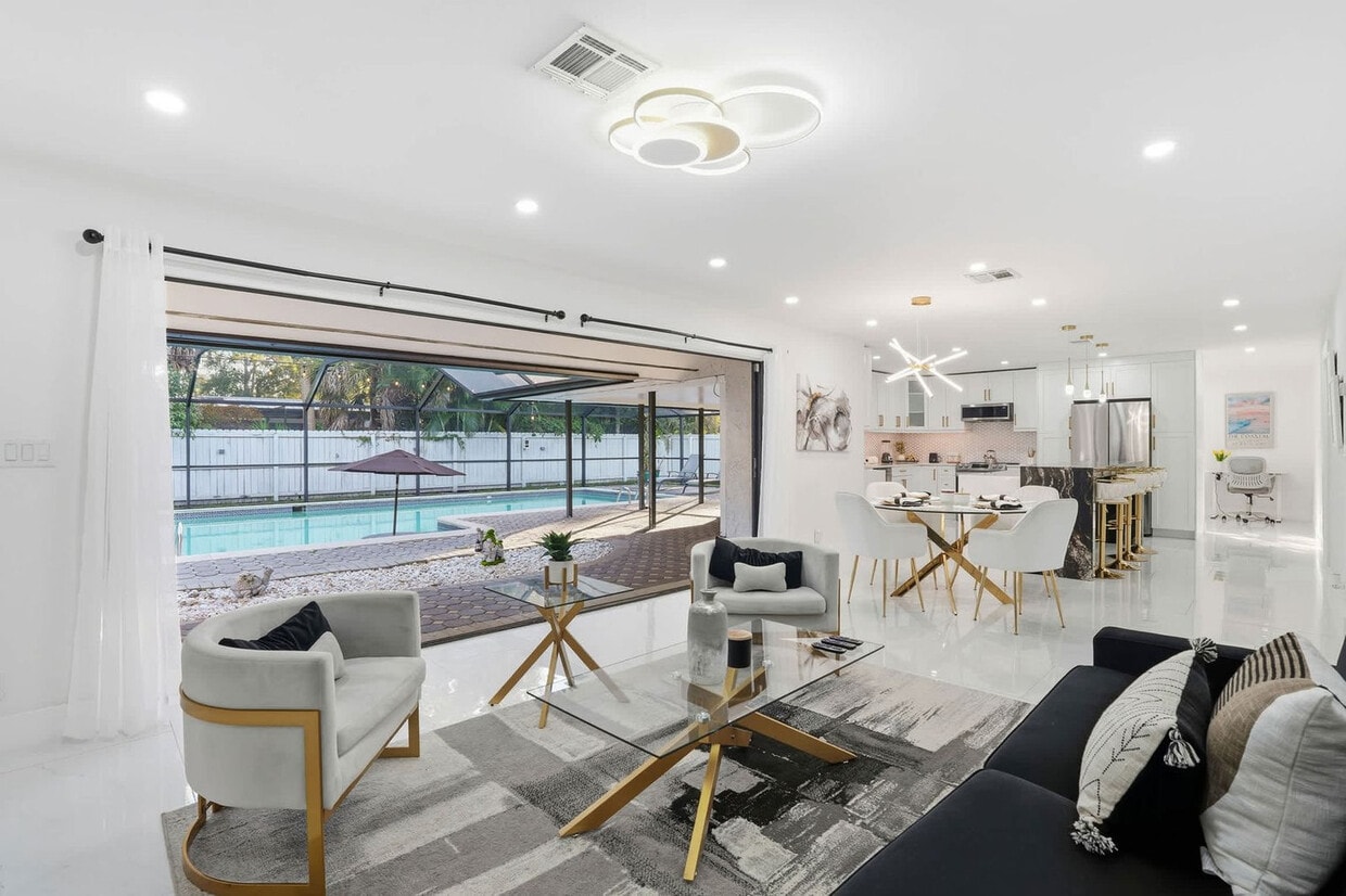 Foto principal - 208 Erie Dr