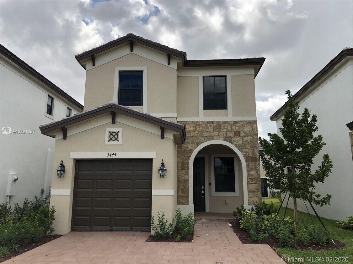 3444 NW 110th St, Hialeah Gardens, FL 33018 House Rental in Hialeah