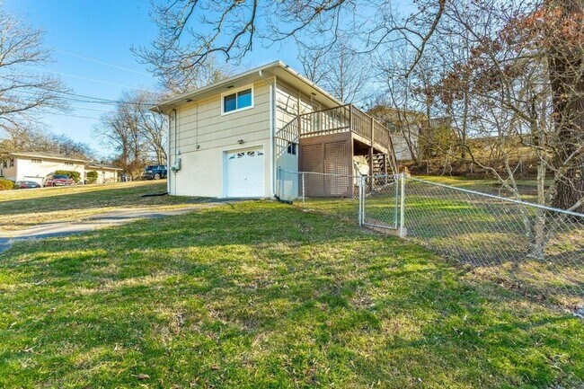 Foto del edificio - Amazing 3 Bed/1.5 Bath Home in the Rolling...