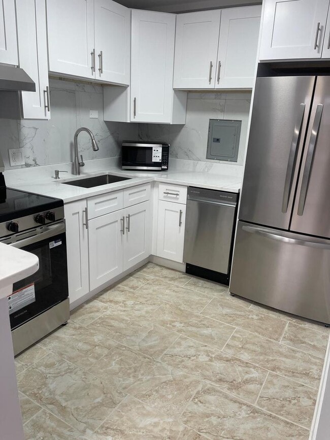 Foto del edificio - 6161 N Hoyne Ave