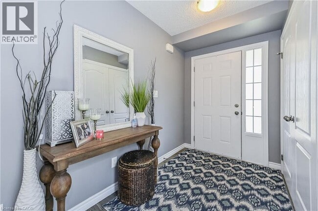 Building Photo - 557 Landgren Ct