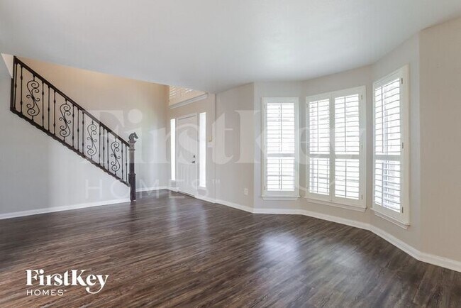 Foto del edificio - 1915 Kelliwood Trails Dr