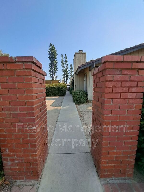 Building Photo - 4070 N Benedict Ave