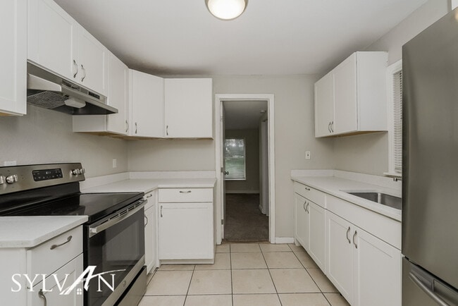 Building Photo - Experience the Lifestyle awaiting you!