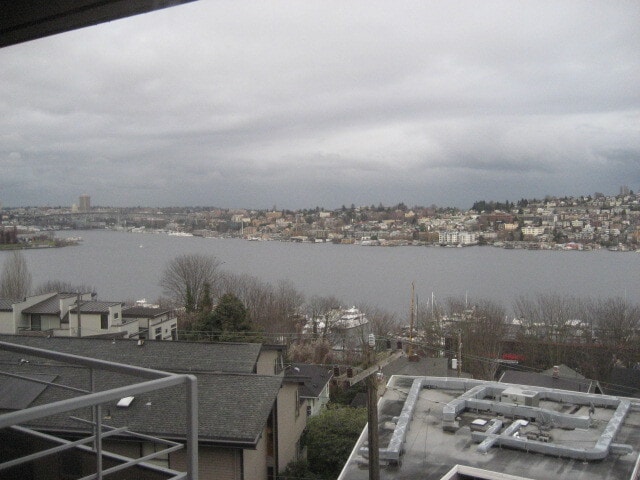 Building Photo - 2004 Dexter Ave N