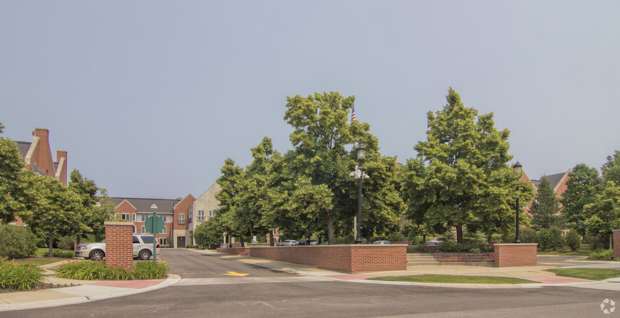 Primary Photo - Lake Forest Place Senior Apartments