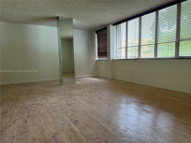 Foto del edificio - 6901 SW 147th Ave
