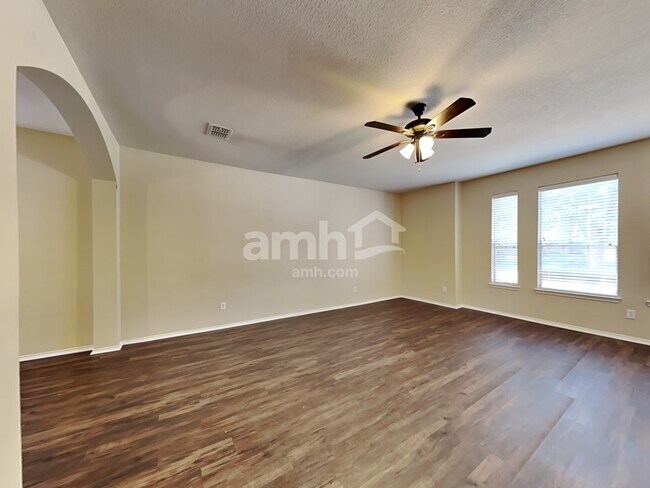 Foto del edificio - 912 Jamie Drive