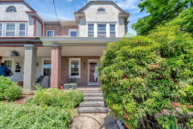 Foto del edificio - 817 N Harrison St