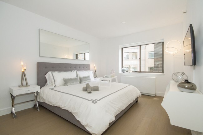 Foto del edificio - 311 W 50th St