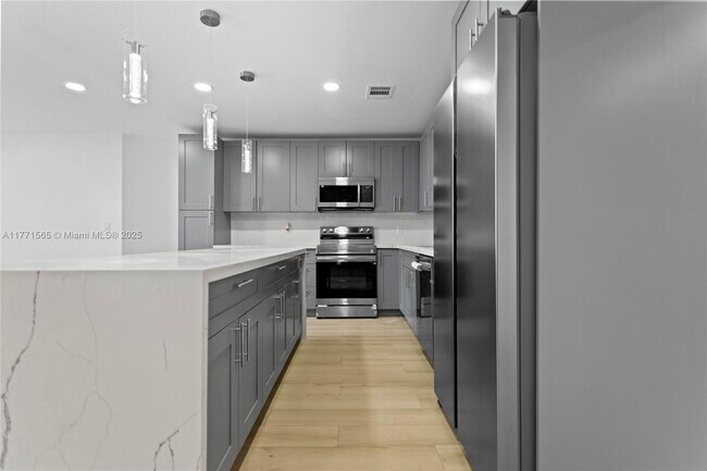 Foto del edificio - 2560 NW 122nd St