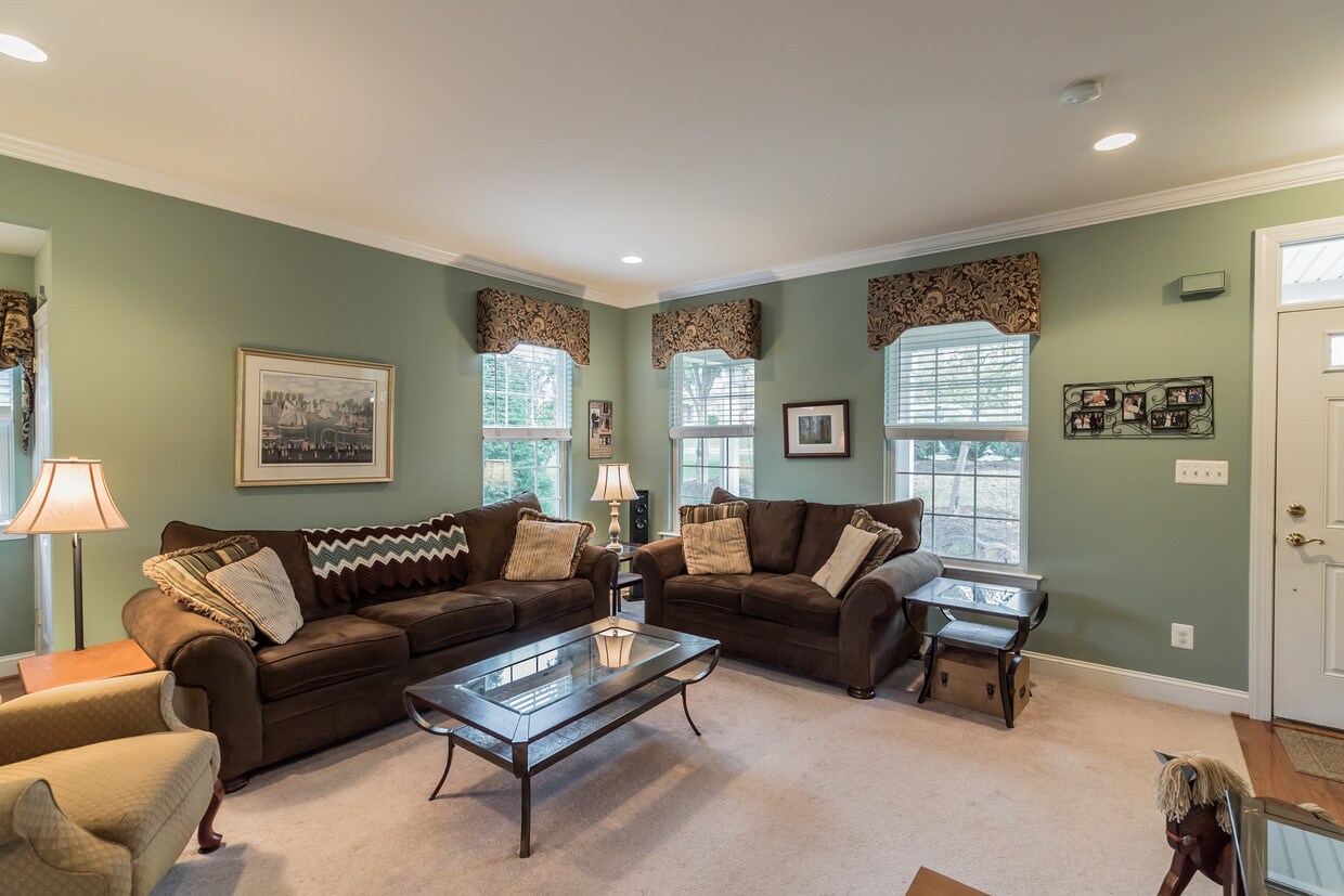 870 Main St Unit 870, Harleysville, PA 19438 Condo for Rent in