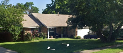 Building Photo - 4006 Hillside Dr