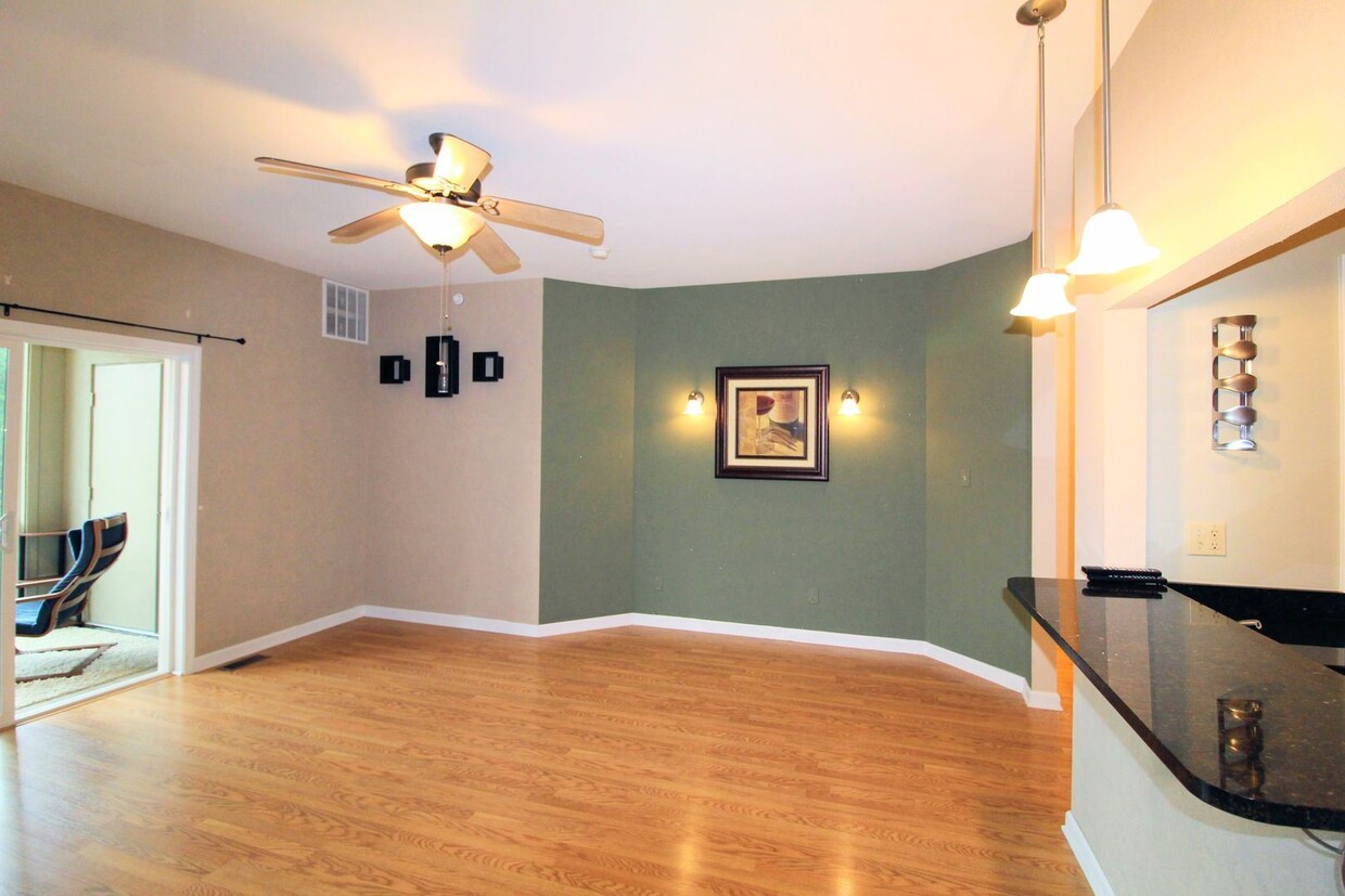 Primary Photo - 2 br, 2 bath House - 225 Fountain View