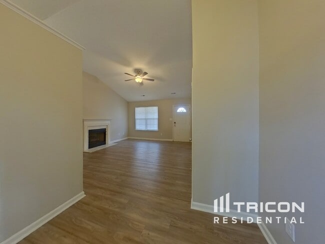 Building Photo - 1134 Summit Hills Dr