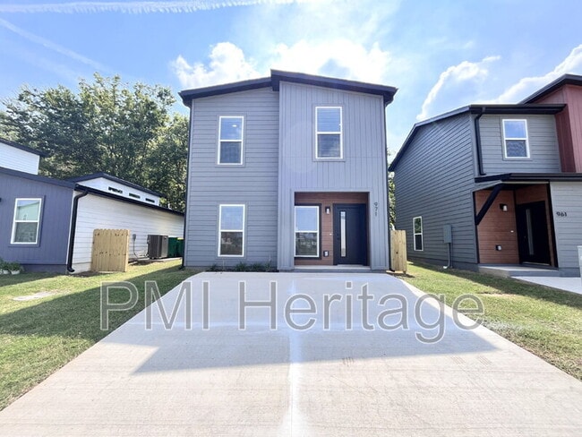 Photo - 971 Reading RR Ln Townhome