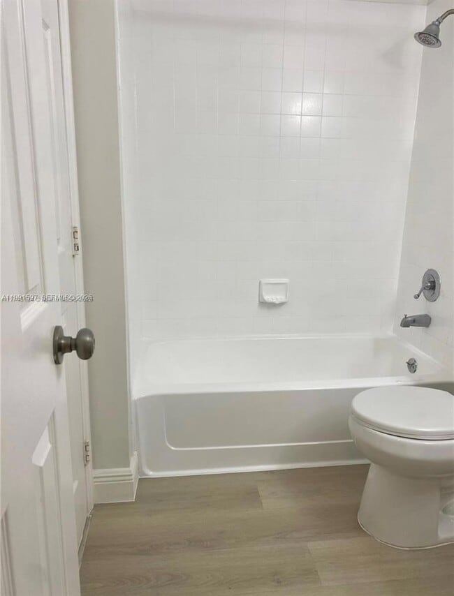 Foto del edificio - 7130 NW 179th St