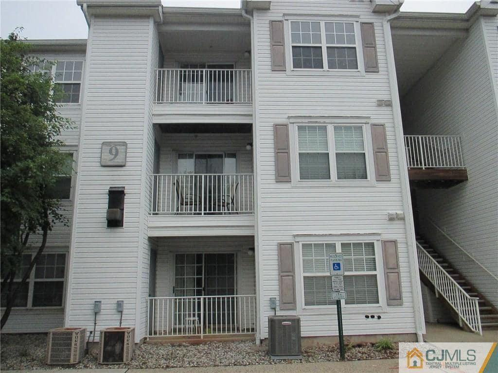 121 Waterford Dr, Edison, NJ 08817 Condo for Rent in Edison, NJ