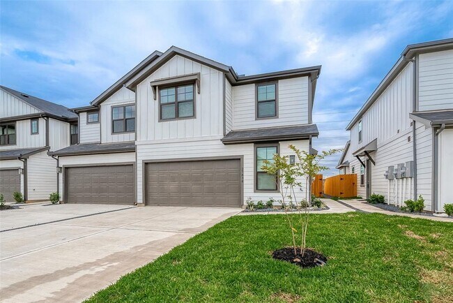 Building Photo - 27838 Western Crk Ct