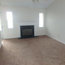 Building Photo - 2008 Summerhaven Dr