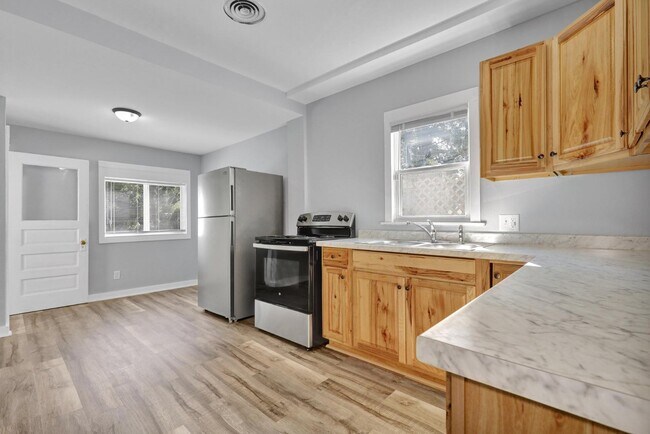 Foto del edificio - 211 W Barnes Ave