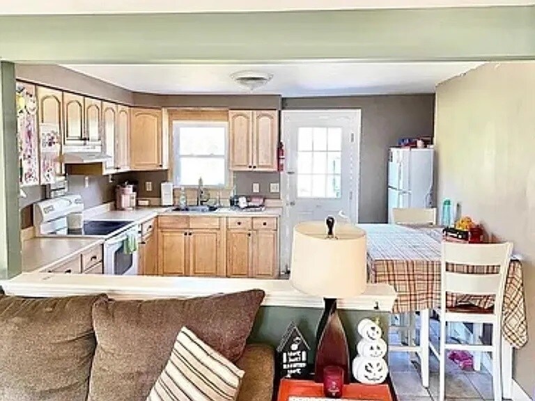 254 Glen Charlie Rd Unit 3, East Wareham, MA 02538 Apartments in East