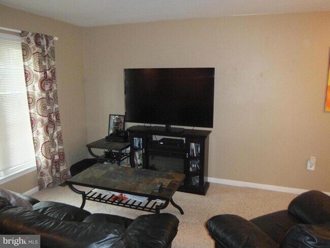 Building Photo - 15065 Maple Glen Ct
