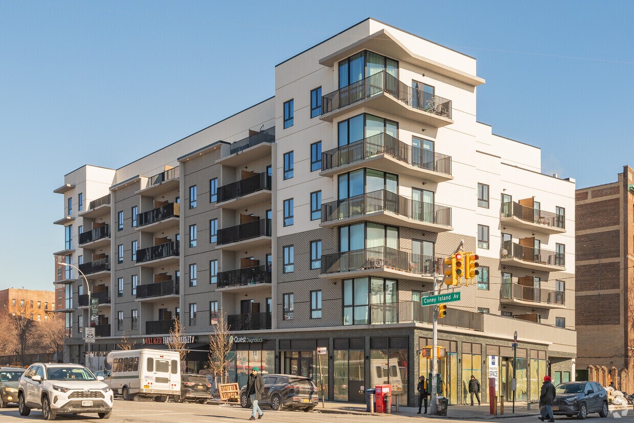 Foto principal - 1041 Coney Island Ave