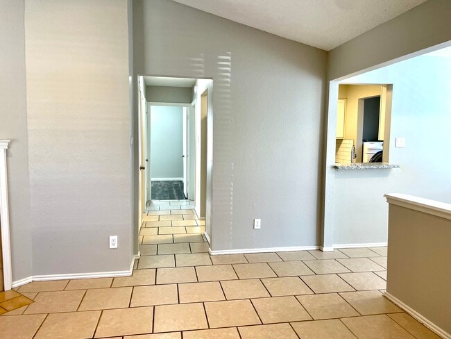 Building Photo - 13030 Quail Dr