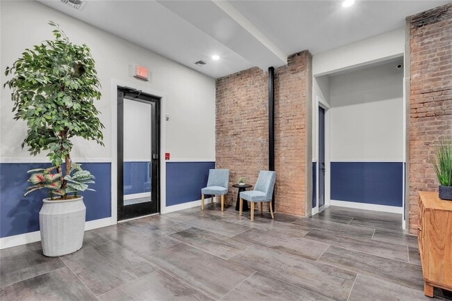 Building Photo - 185-191 Ashford Avenue Unit