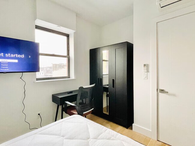 Foto del edificio - Furnished room/NOT APARTMENT