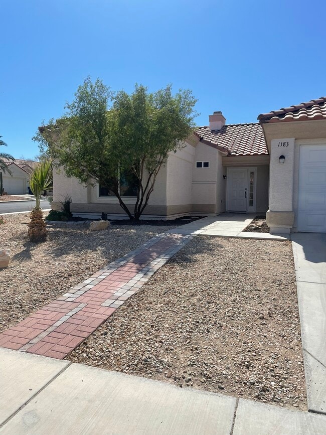 Foto del edificio - 1183 Pelican Lake Ln