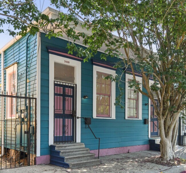 Building Photo - 3409 Chartres St