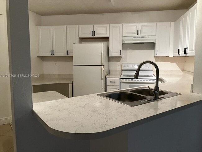 Foto del edificio - 4035 W McNab Rd