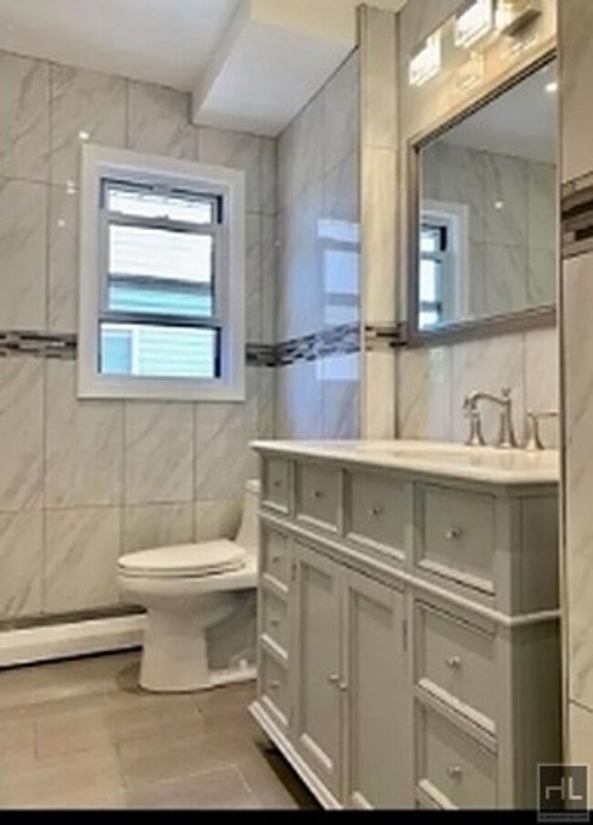 Building Photo - 3 Bed 1 Bath House - Vanderbilt Avenue - P...