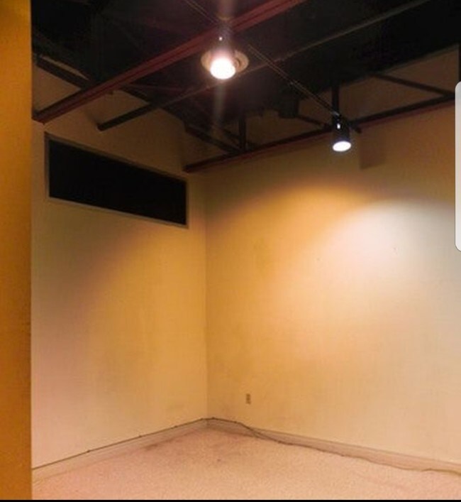 Foto del edificio - 319 N Mesquite St