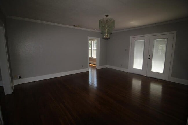 Building Photo - 1660 Castle Ct