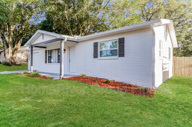 Building Photo - 27135 Thorncrest Ave