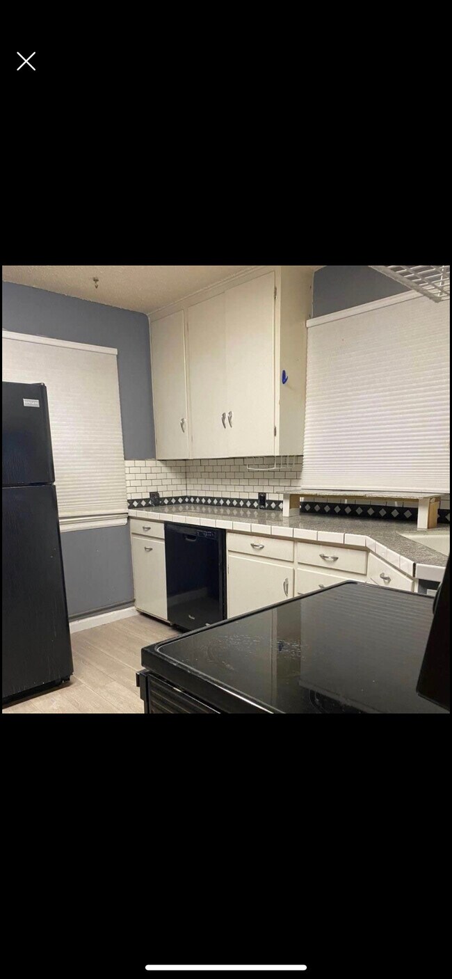 Foto del edificio - 1620 E 18th St