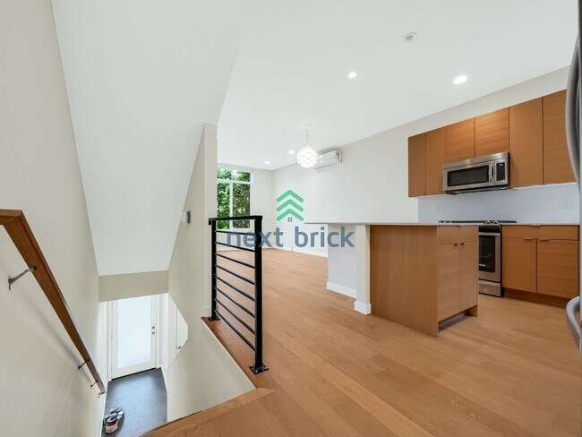 Foto del edificio - 3 Bed 2.5 Bath Greenwood Home