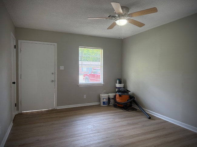 Foto del edificio - 5940 Cherry Hill Rd
