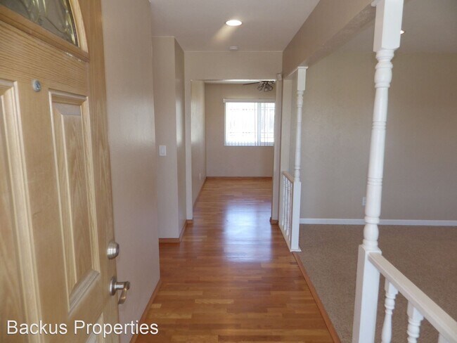 Foto del edificio - 3 br, 2 bath House - 135 Lakewood Dr.