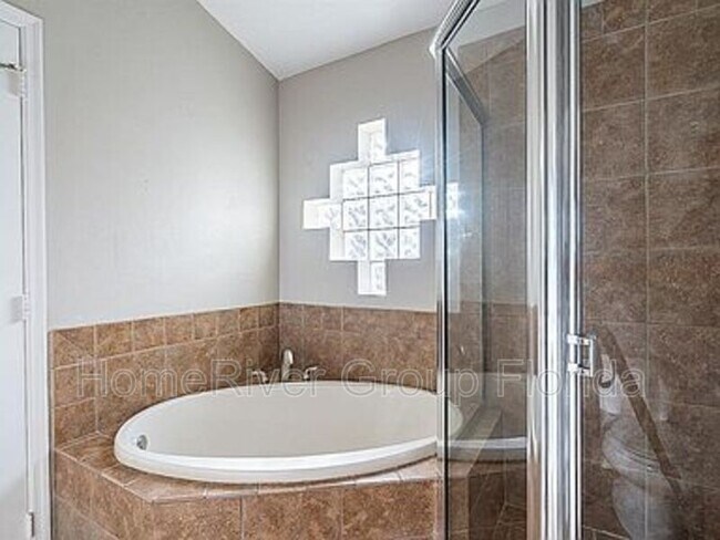 Foto del edificio - 405 Bluejay Way