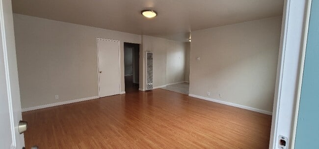Building Photo - 1642 Queen Charlotte Dr